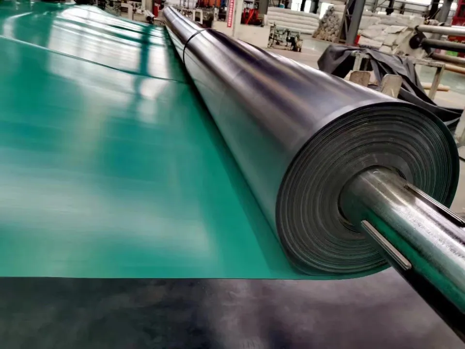 Geomembran HDPE Licin